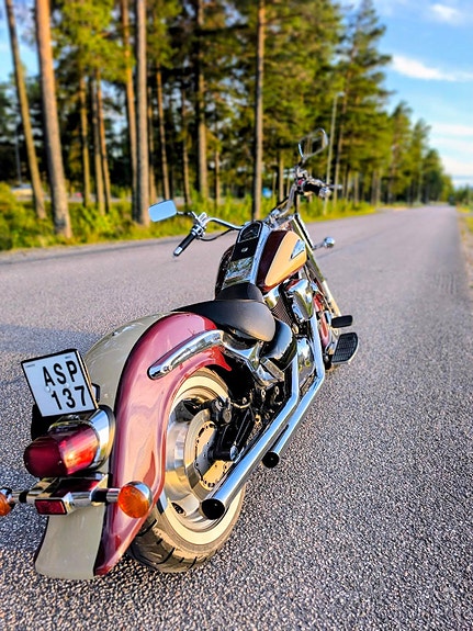 Suzuki VL1500 Intruder 3 of 4