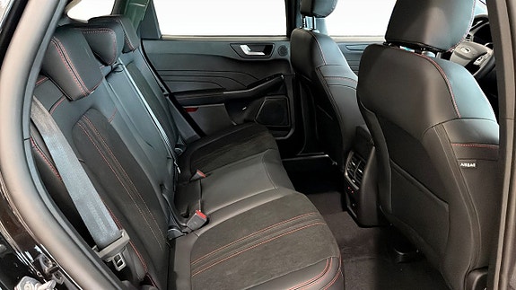 Ford Kuga 5 of 9