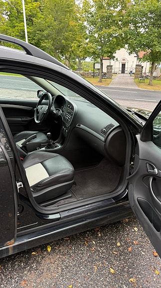 Saab 9-3 4 of 8