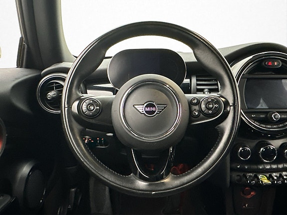 MINI Cooper SE 13 of 30