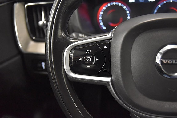 Volvo XC60 10 of 26