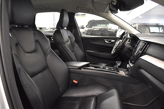 Volvo XC60 12 of 26