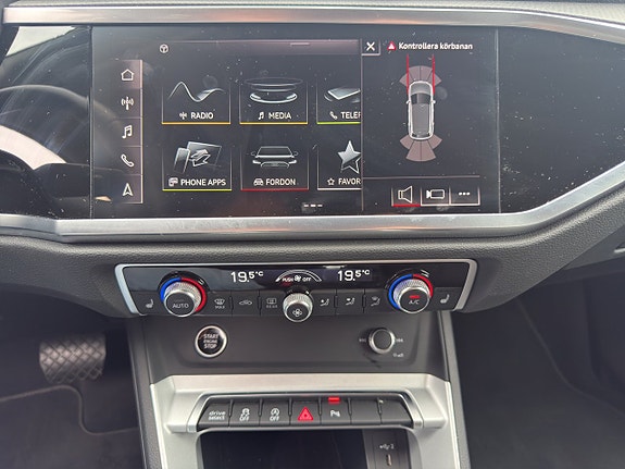 Audi Q3 11 of 15