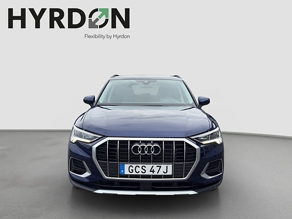 Audi Q3 2 of 15