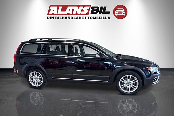 Volvo XC70 2 of 9