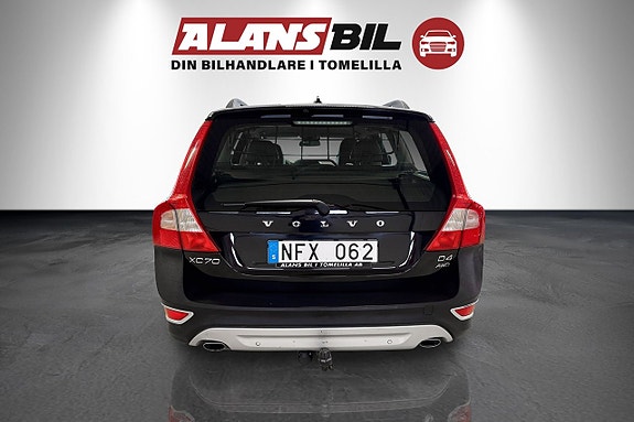 Volvo XC70 4 of 9