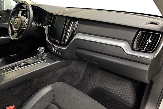 Volvo XC60 10 of 22
