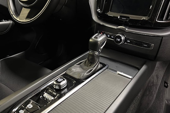 Volvo XC60 16 of 22