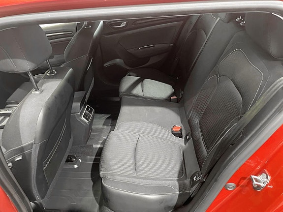 Renault Megane 12 of 23