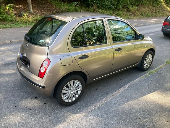 Nissan Micra 3 of 5