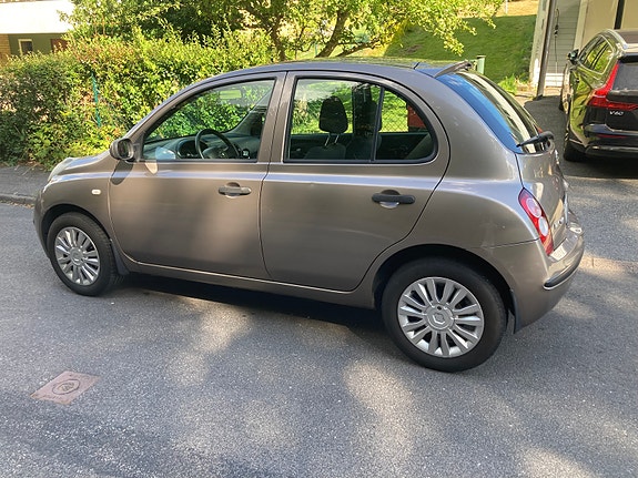 Nissan Micra 2 of 5