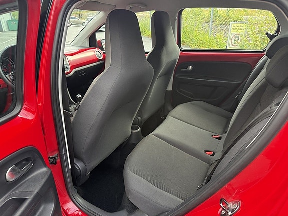 Volkswagen UP! 9 of 12