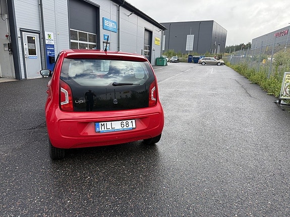 Volkswagen UP! 4 of 12