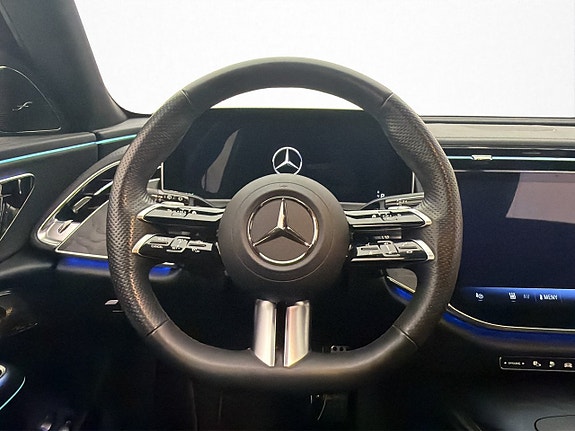 Mercedes-Benz 300 E 10 of 30