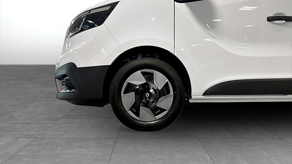 Renault Trafic 9 of 9