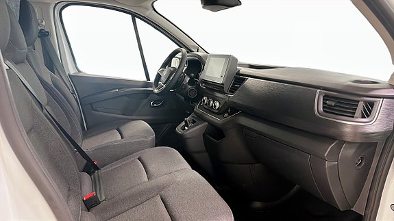 Renault Trafic 3 of 9