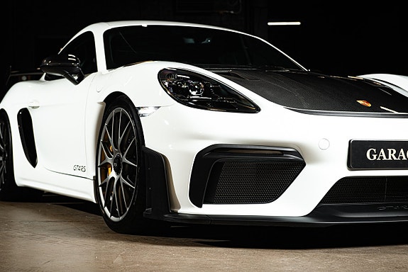 Porsche 718 Cayman GT4 RS 11 of 30
