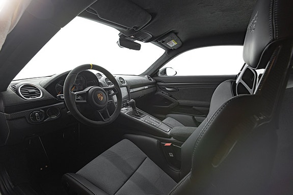 Porsche 718 Cayman GT4 RS 13 of 30