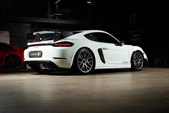 Porsche 718 Cayman GT4 RS 7 of 30