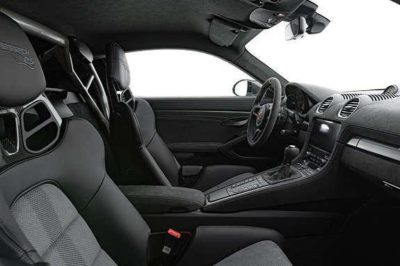 Porsche 718 Cayman GT4 RS 18 of 30