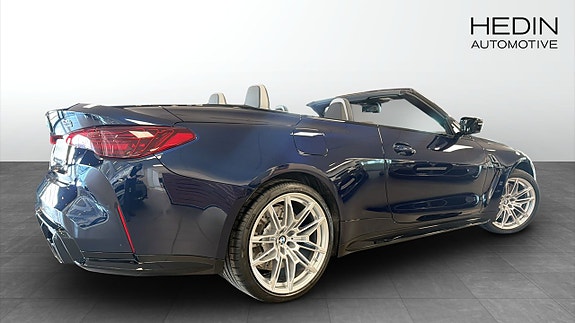 BMW M4 2 of 9