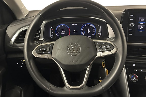 Volkswagen T-Roc 12 of 21