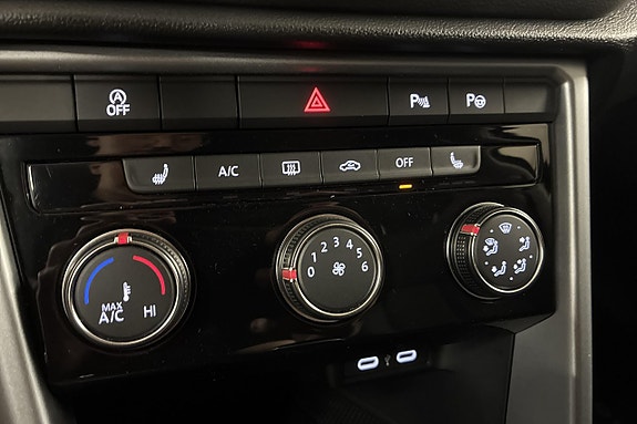 Volkswagen T-Roc 18 of 21