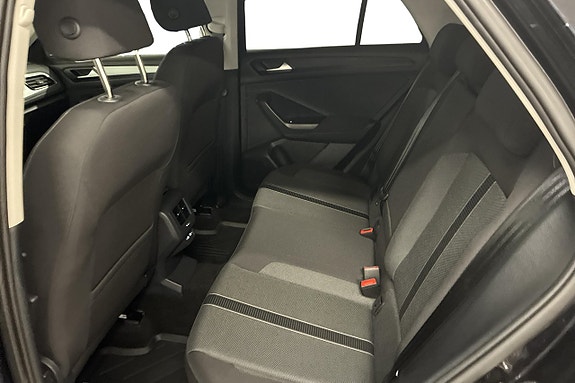 Volkswagen T-Roc 16 of 21