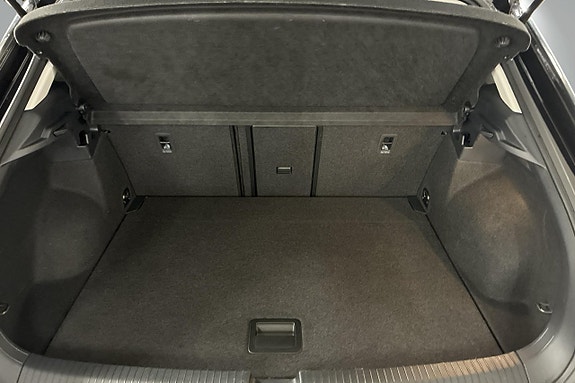 Volkswagen T-Roc 17 of 21
