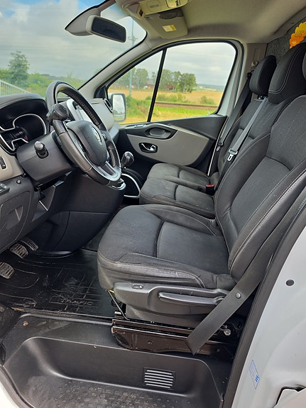Renault Trafic 2 of 5