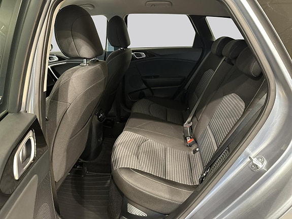 Kia Ceed 9 of 16