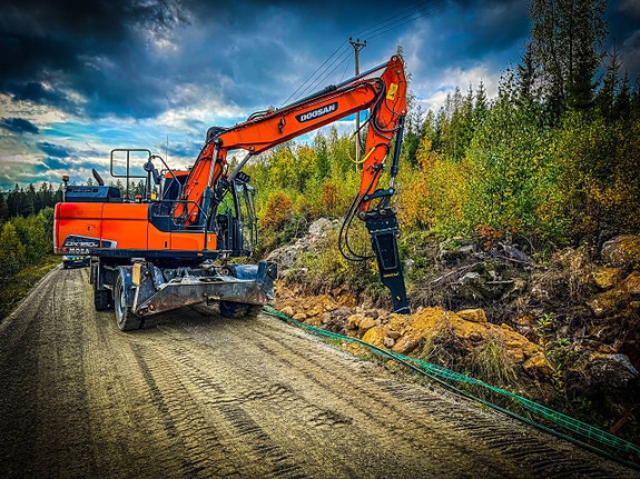 Rewolt Hydraulhammare för maskiner 1-50ton finns på lager! 4 of 8