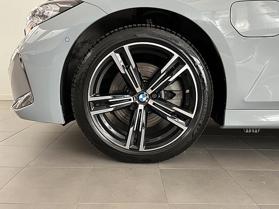 BMW 330e 4 of 15