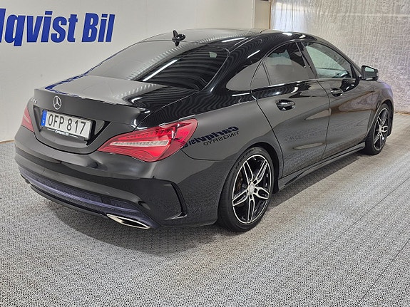 Mercedes-Benz CLA250 4 of 8
