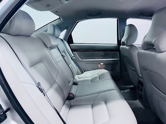 Volvo S80 7 of 14