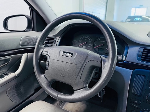 Volvo S80 4 of 14