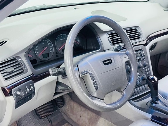 Volvo S80 8 of 14