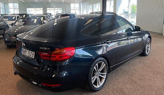 BMW 320d 2 of 7
