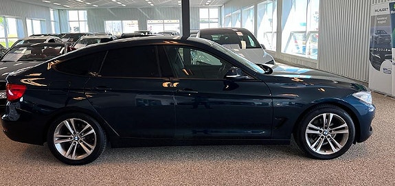BMW 320d 3 of 7