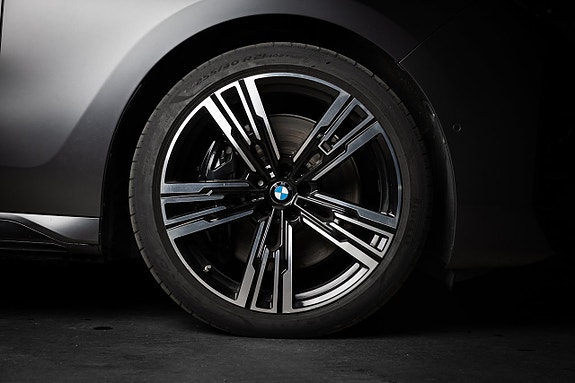 BMW M760e 27 of 27