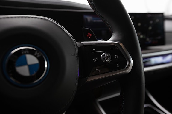 BMW M760e 18 of 27