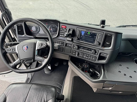 Scania R450 6x2*4 fjärrbil 5 of 6