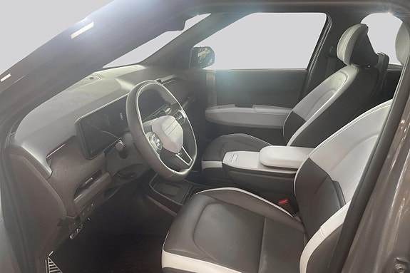 Kia EV3 8 of 14