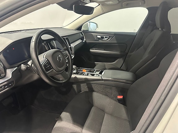 Volvo V60 13 of 17
