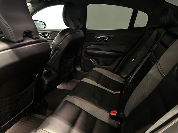 Volvo S60 9 of 15