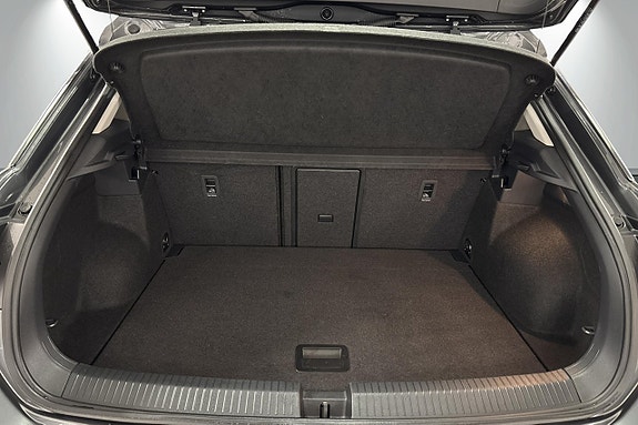 Volkswagen T-Roc 19 of 21
