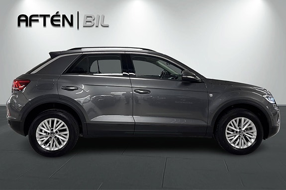 Volkswagen T-Roc 6 of 21