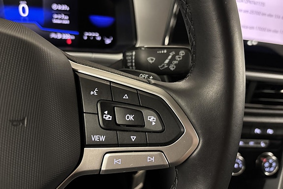 Volkswagen T-Roc 14 of 21