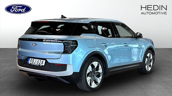 Ford Explorer 2 of 16