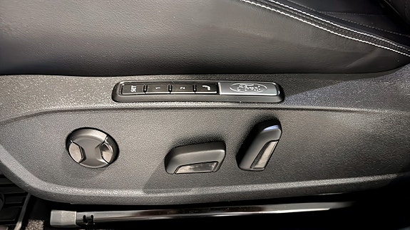 Ford Explorer 11 of 16
